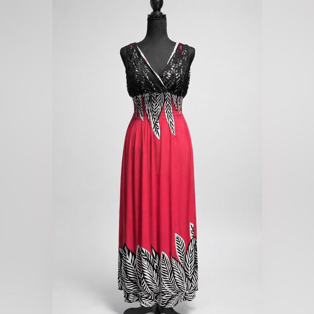 Red Black White Leaf Print Maxi Dress Women’s Large Smocked Waist
